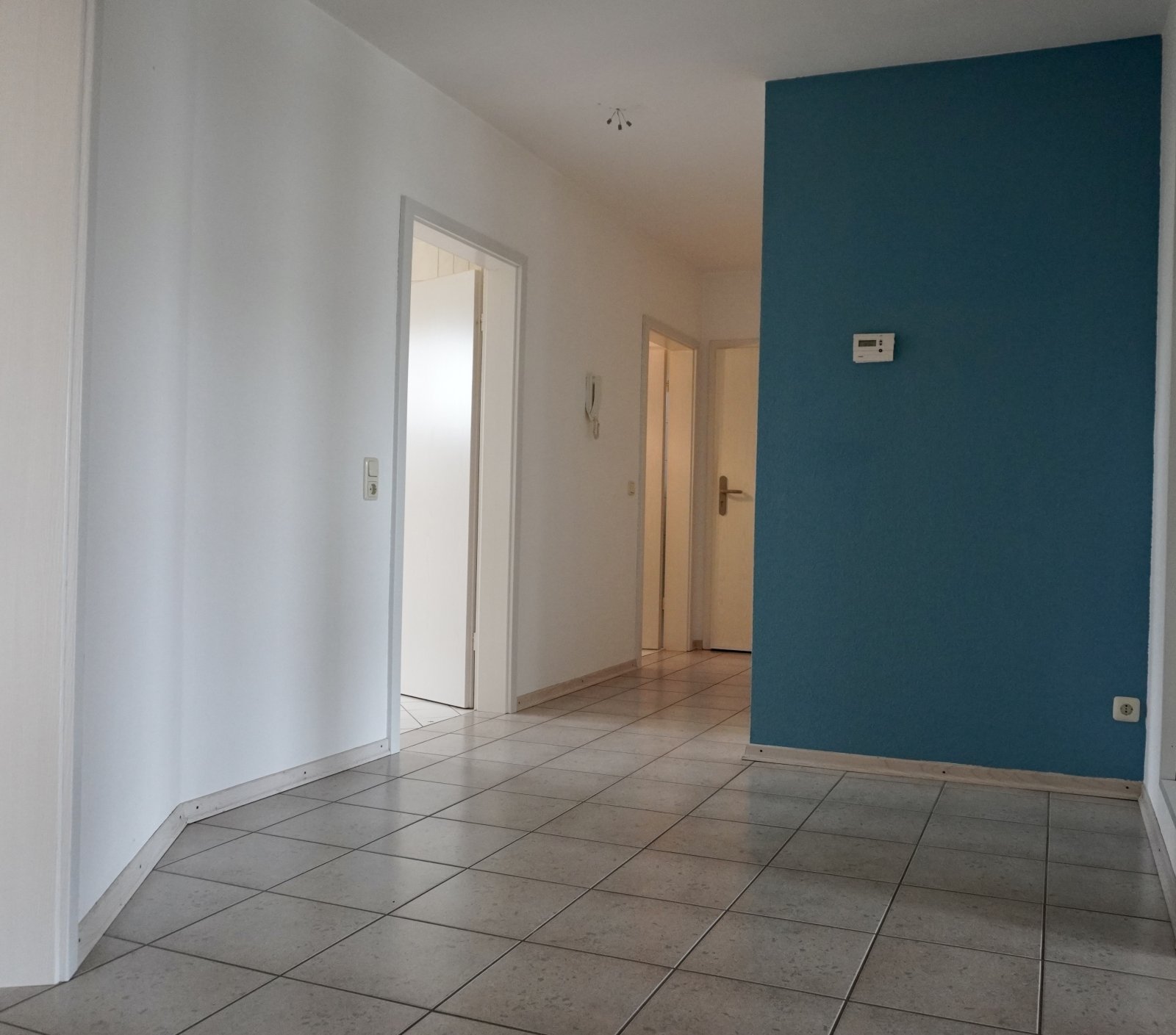 Schöne, gepflegte Eigentumswohnung mit Gartenanteil und Südbalkon in exponierter Lage zu verkaufen!