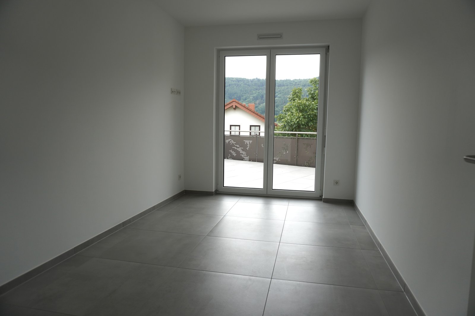 Neubau - Erstbezug mit Moselblick in traumhafter Umgebung!