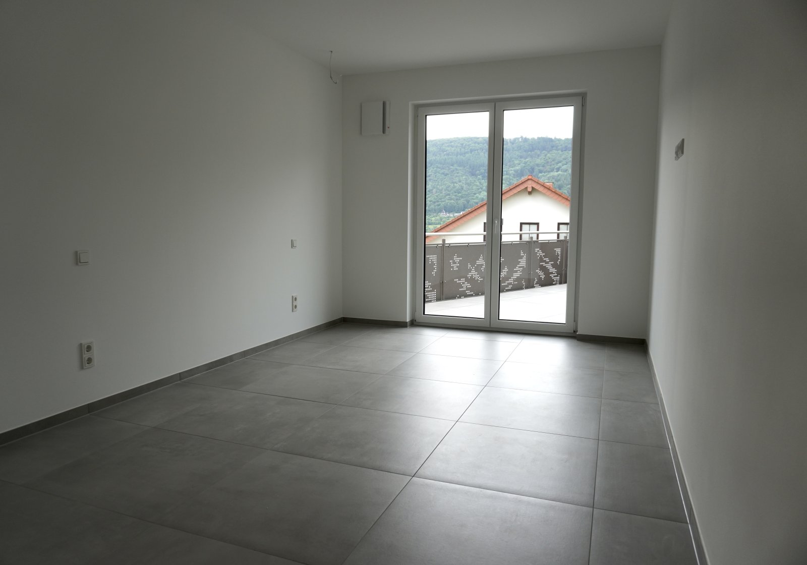 Neubau - Erstbezug mit Moselblick in traumhafter Umgebung!