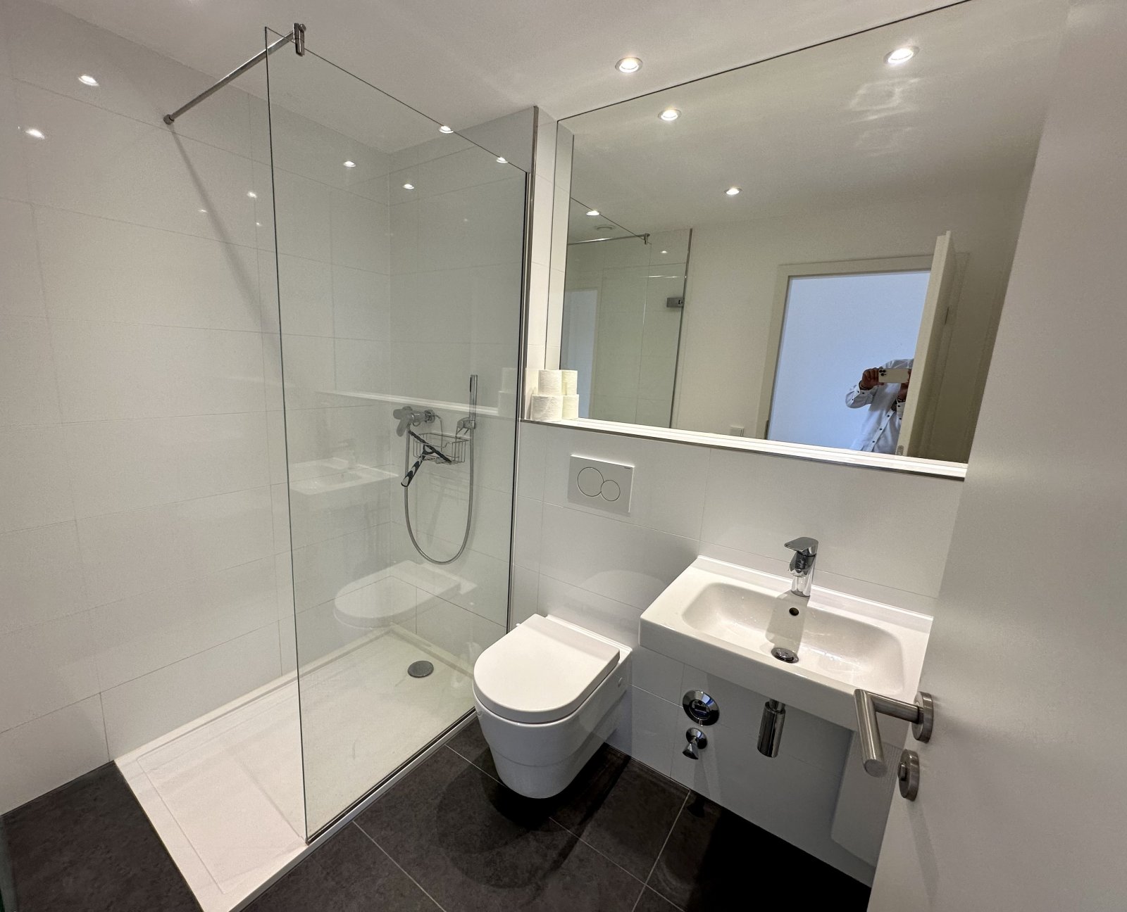 IAT TOWER! Residieren in der 11. Etage mit Moselblick und Blick über die Altstadt! Aktuell vermietet!