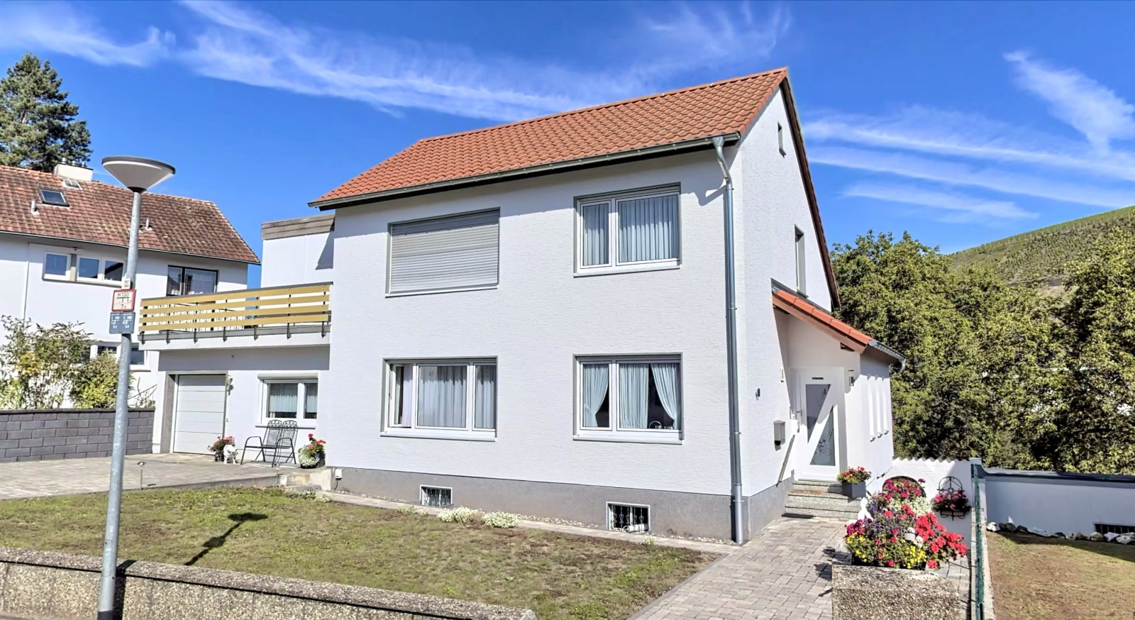 TRAUMGARTEN! Unverbaubarer Panoramablick auf die Weinberge und Mariensäule! Großzügiges, freistehendes Einfamilienhaus /Im Grünen u dennoch Stadtnah!