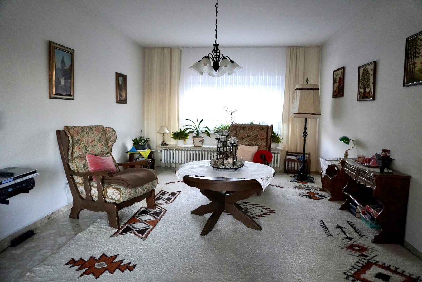 TRAUMGARTEN! Unverbaubarer Panoramablick auf die Weinberge und Mariensäule! Großzügiges, freistehendes Einfamilienhaus /Im Grünen u dennoch Stadtnah!