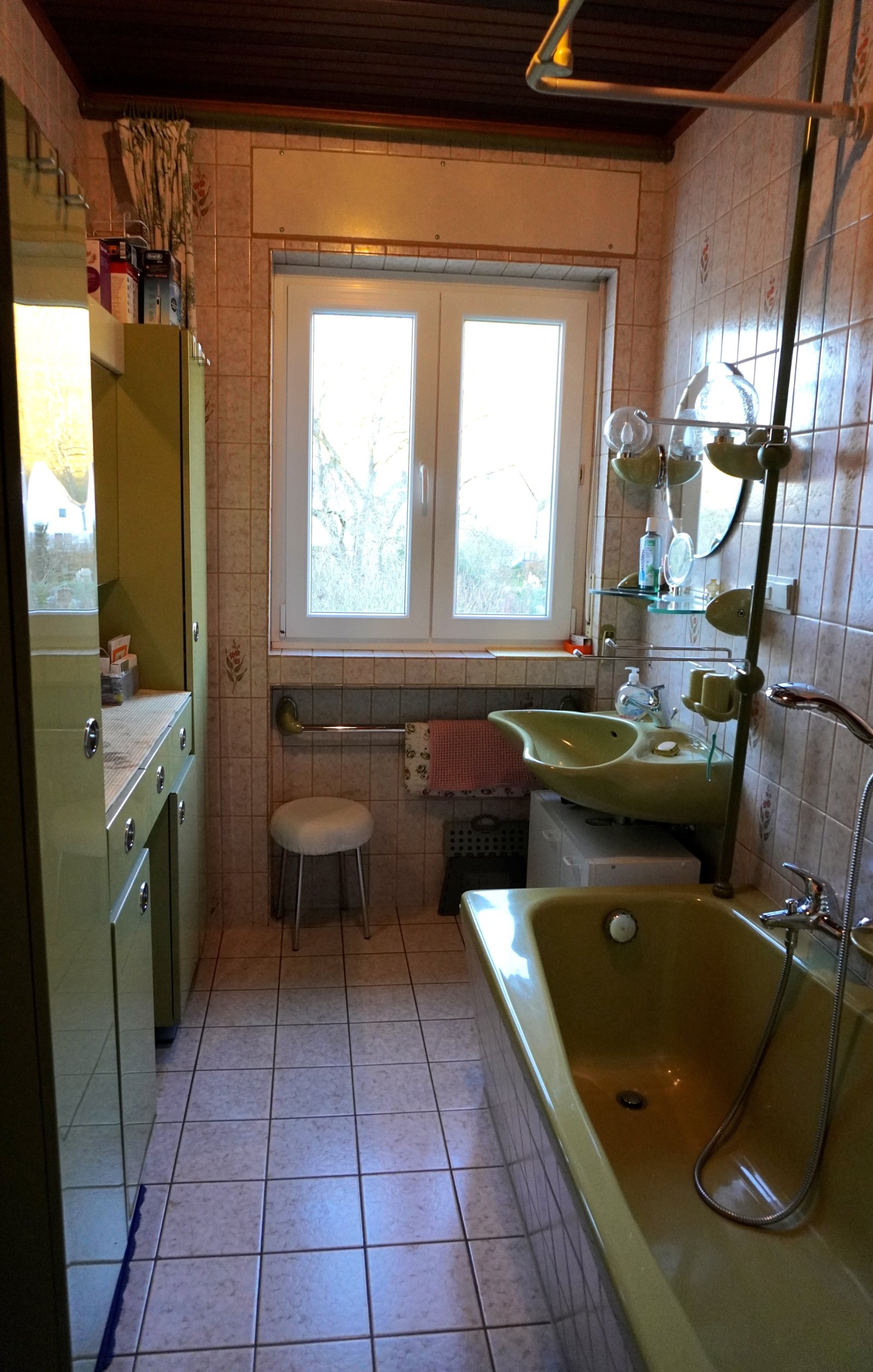 TRAUMGARTEN! Unverbaubarer Panoramablick auf die Weinberge und Mariensäule! Großzügiges, freistehendes Einfamilienhaus /Im Grünen u dennoch Stadtnah!