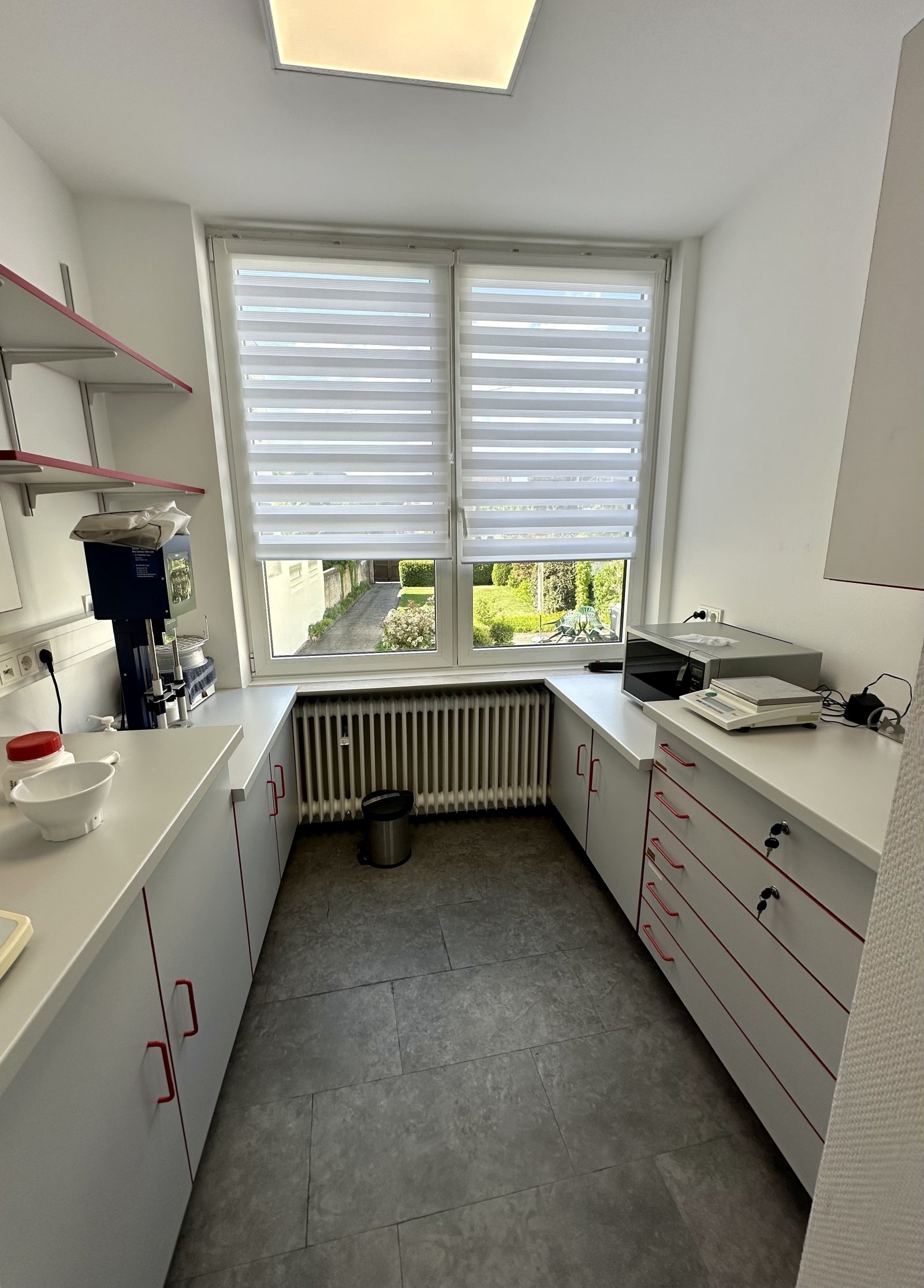 Mitten in der Fußgängerzone!! Großzügige Gewerbefläche zu vermieten/ Für Praxis, Büro, oder Einzelhandel/!