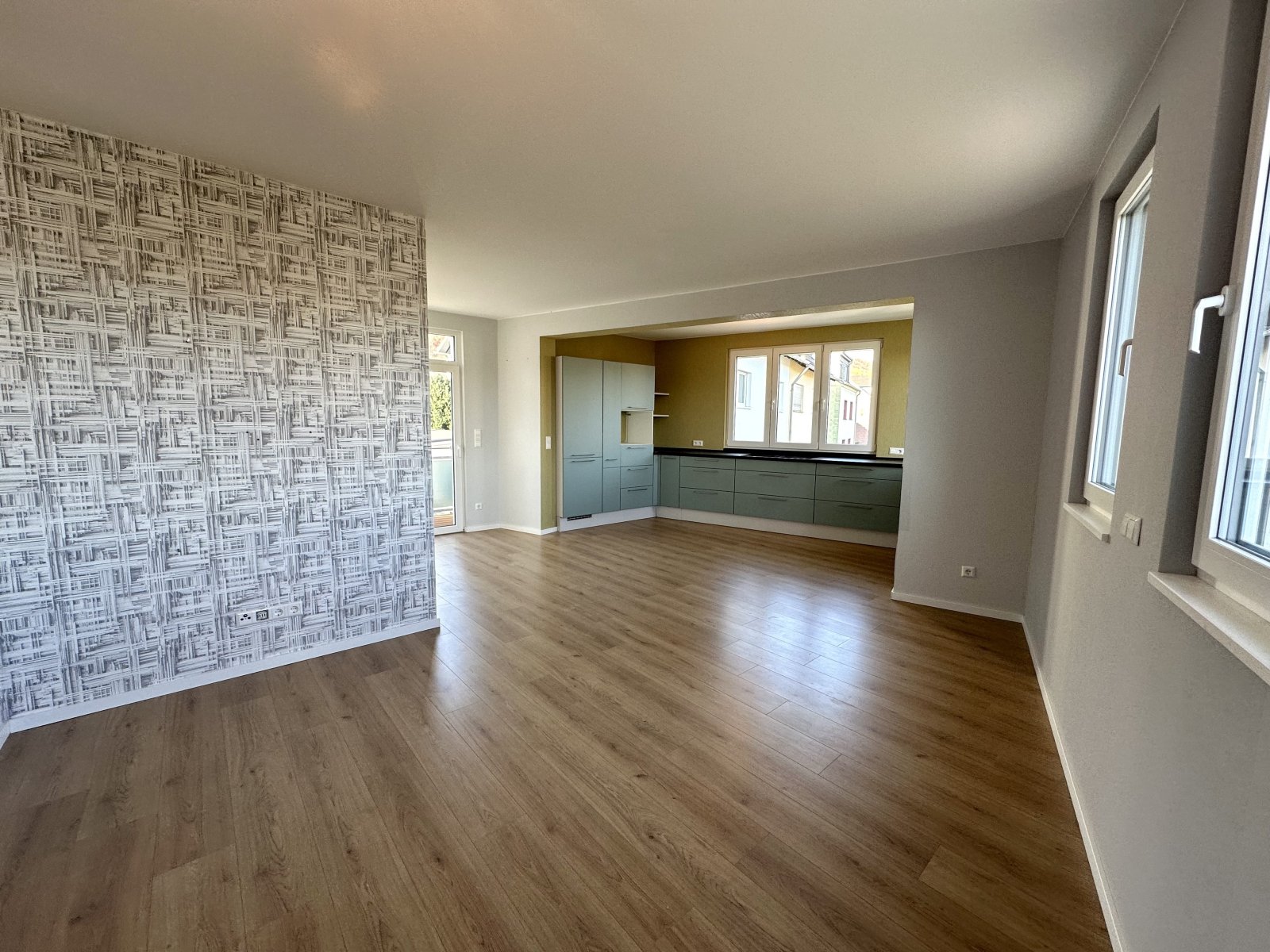 Lux-Pendler/Grenzgänger aufgepasst! In 7 Minuten in Lux!Neubaustandard! Neuwertie 5-ZI Wohnung mit großer Terrasse! Garage!