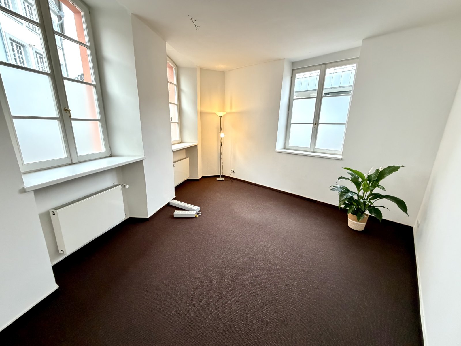 Super Gewerbefläche in zentraler Lage! Als Büro/Praxis nutzbar! 