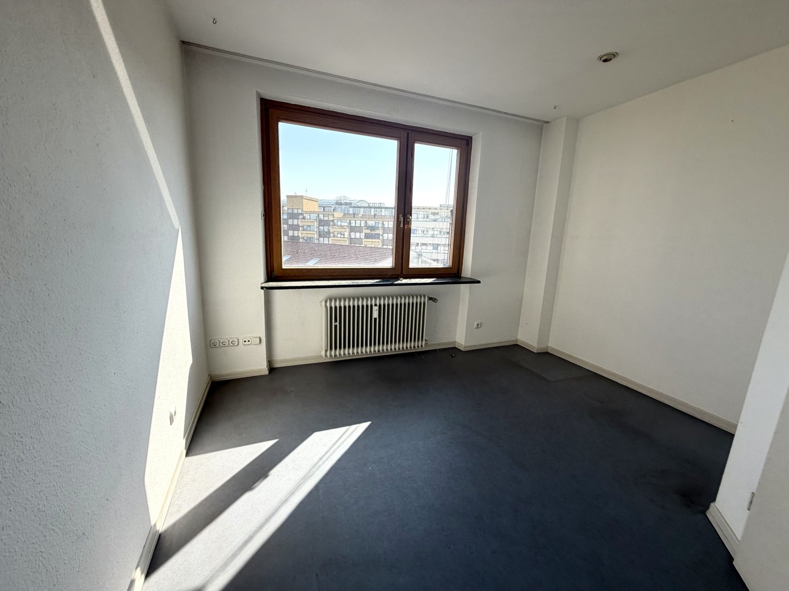 Praxis oder Bürofläche in exponierter Lage von Saarbrücken! 