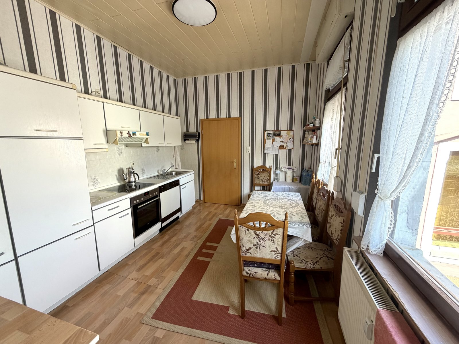 Mehrfamilienhaus mit tollem sonnigen Grundstück in exponierter Lage 