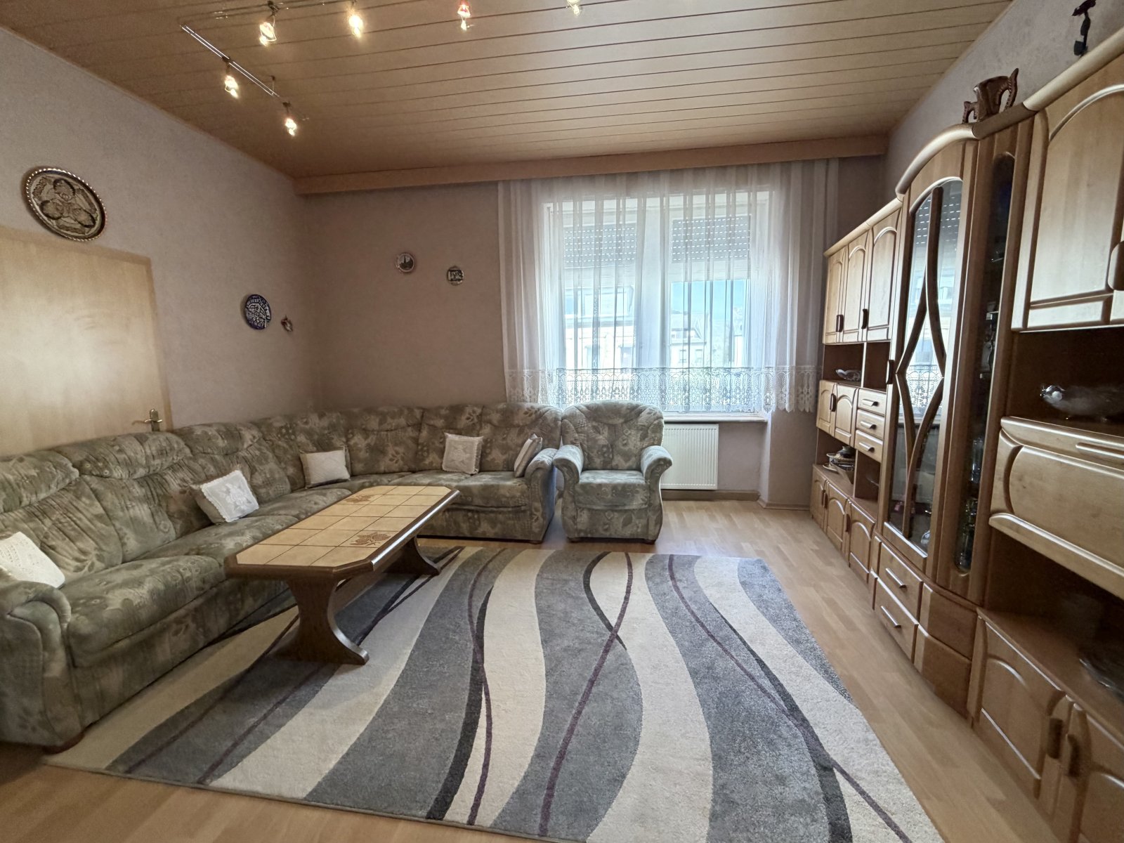 Mehrfamilienhaus mit tollem sonnigen Grundstück in exponierter Lage 