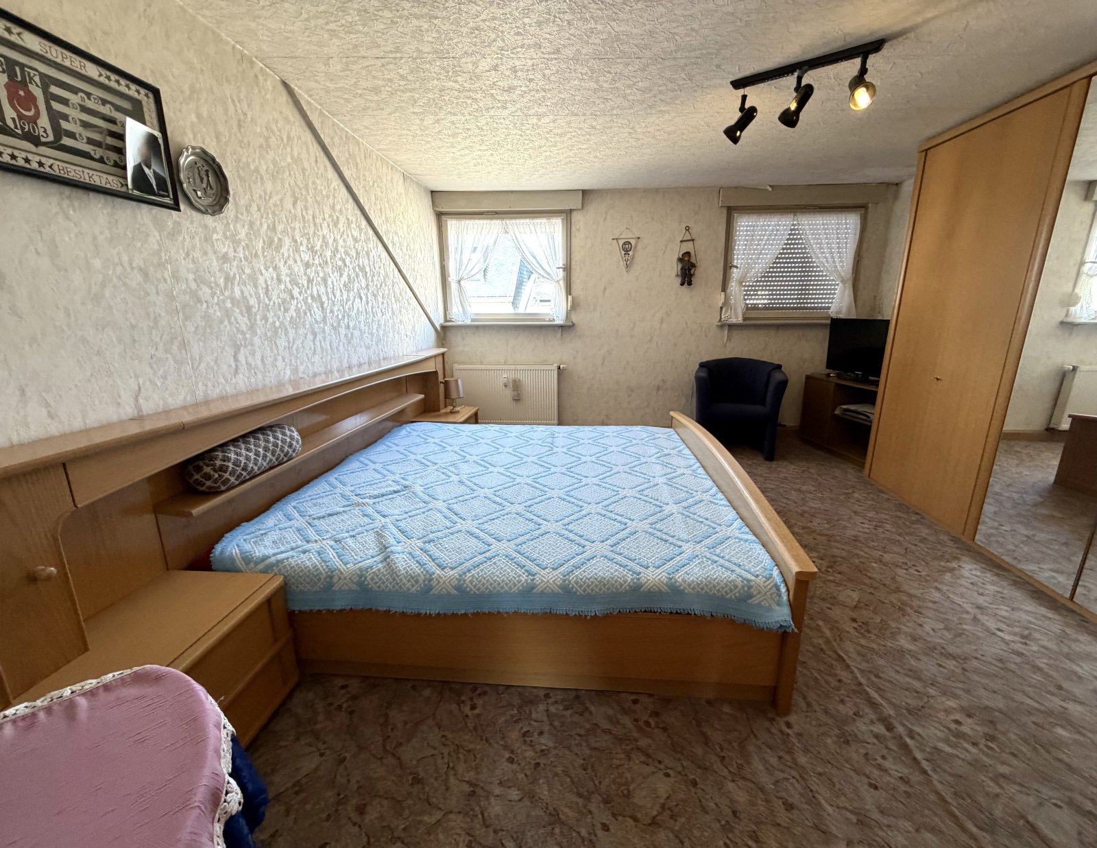 Mehrfamilienhaus mit tollem sonnigen Grundstück in exponierter Lage 