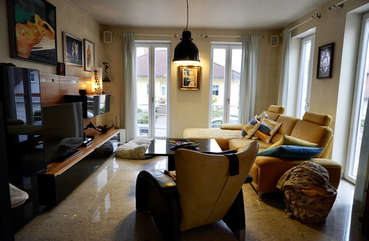 Wohnzimmer Richtung Straßenseite 