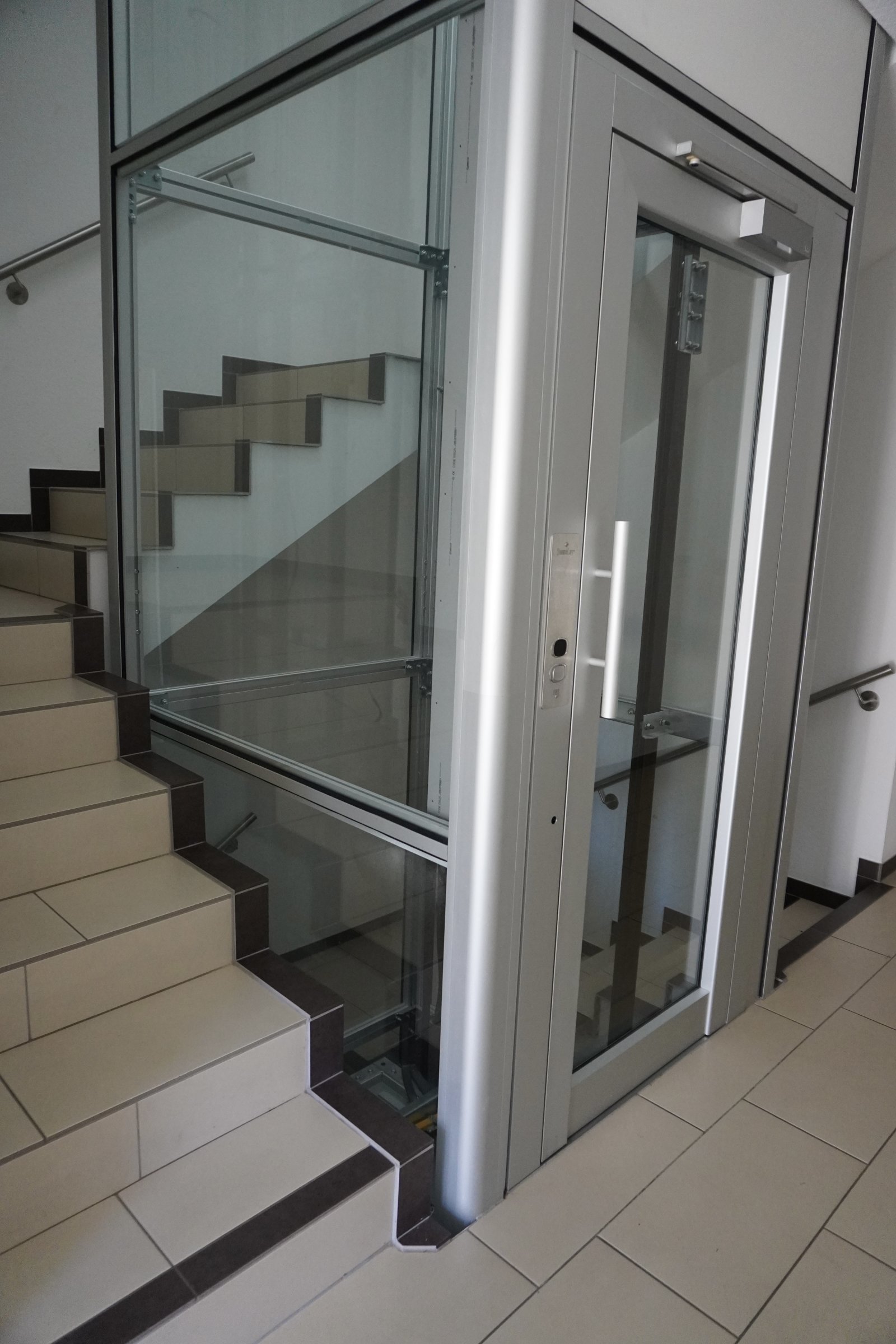 Lift bzw. Treppenaufgang zur Wohnung