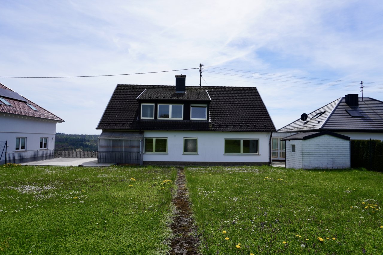 Liegenschaft Rückansicht Liegenschaft Rückansicht