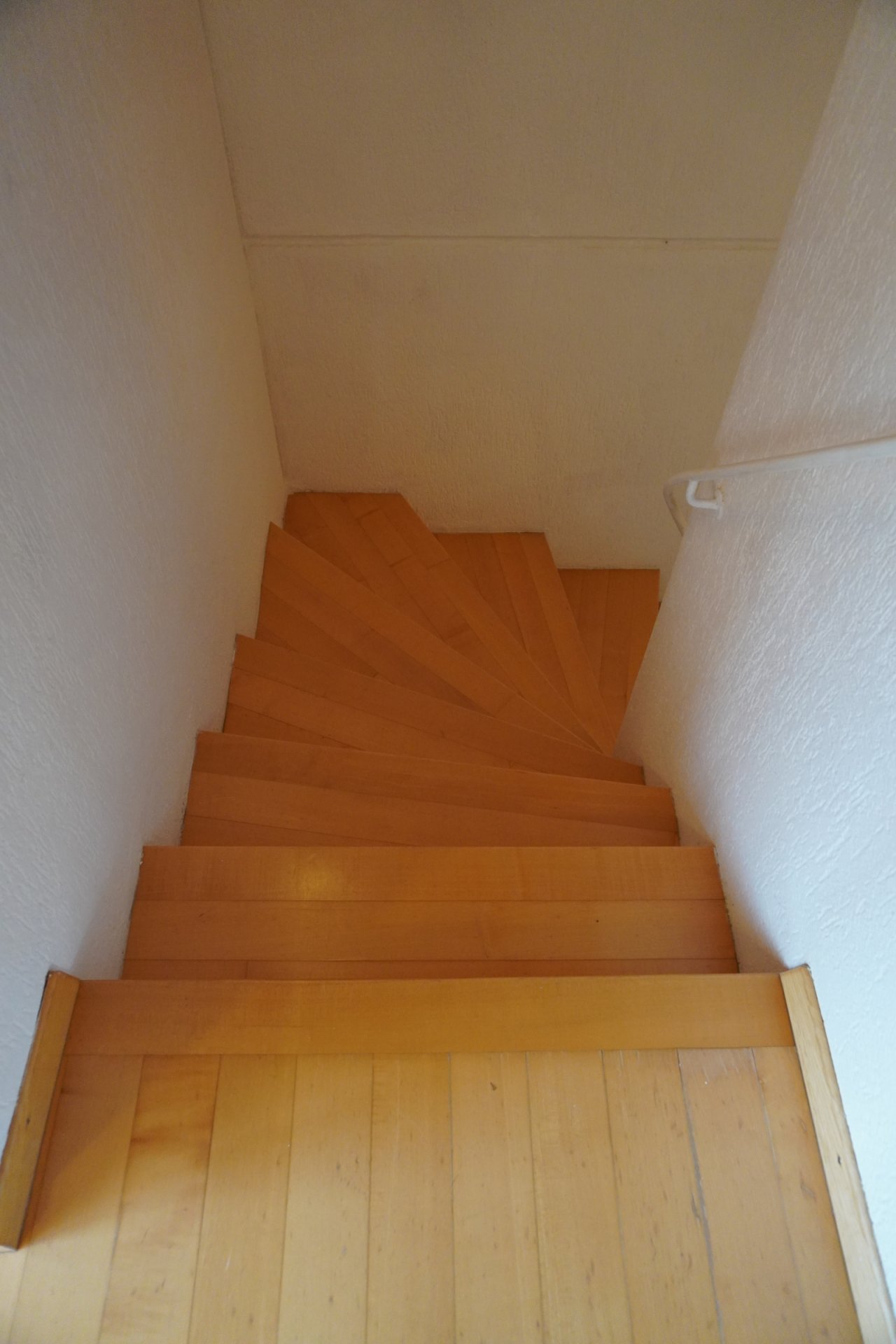 Treppenaufgang 1. Obergeschoss Treppenaufgang 1. Obergeschoss