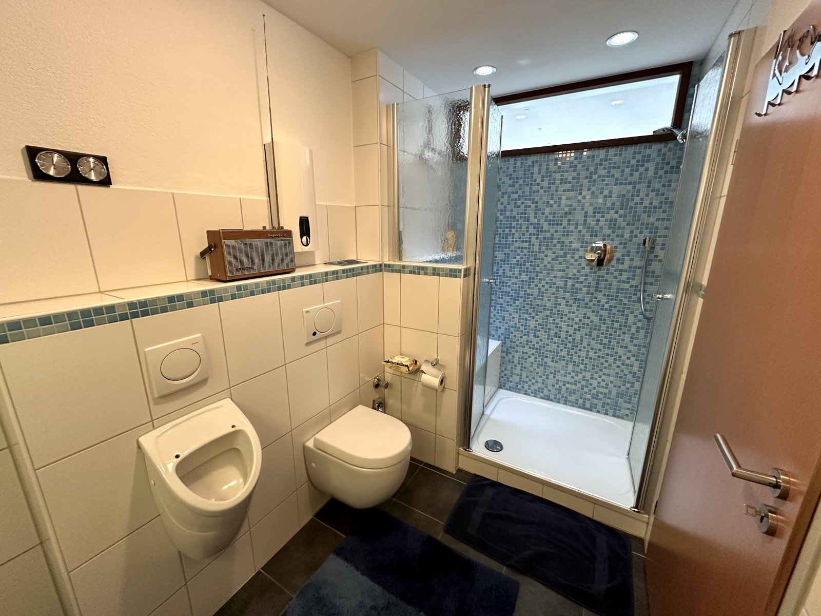 Zweites Badezimmer mit Dusche Zweites Badezimmer mit Dusche