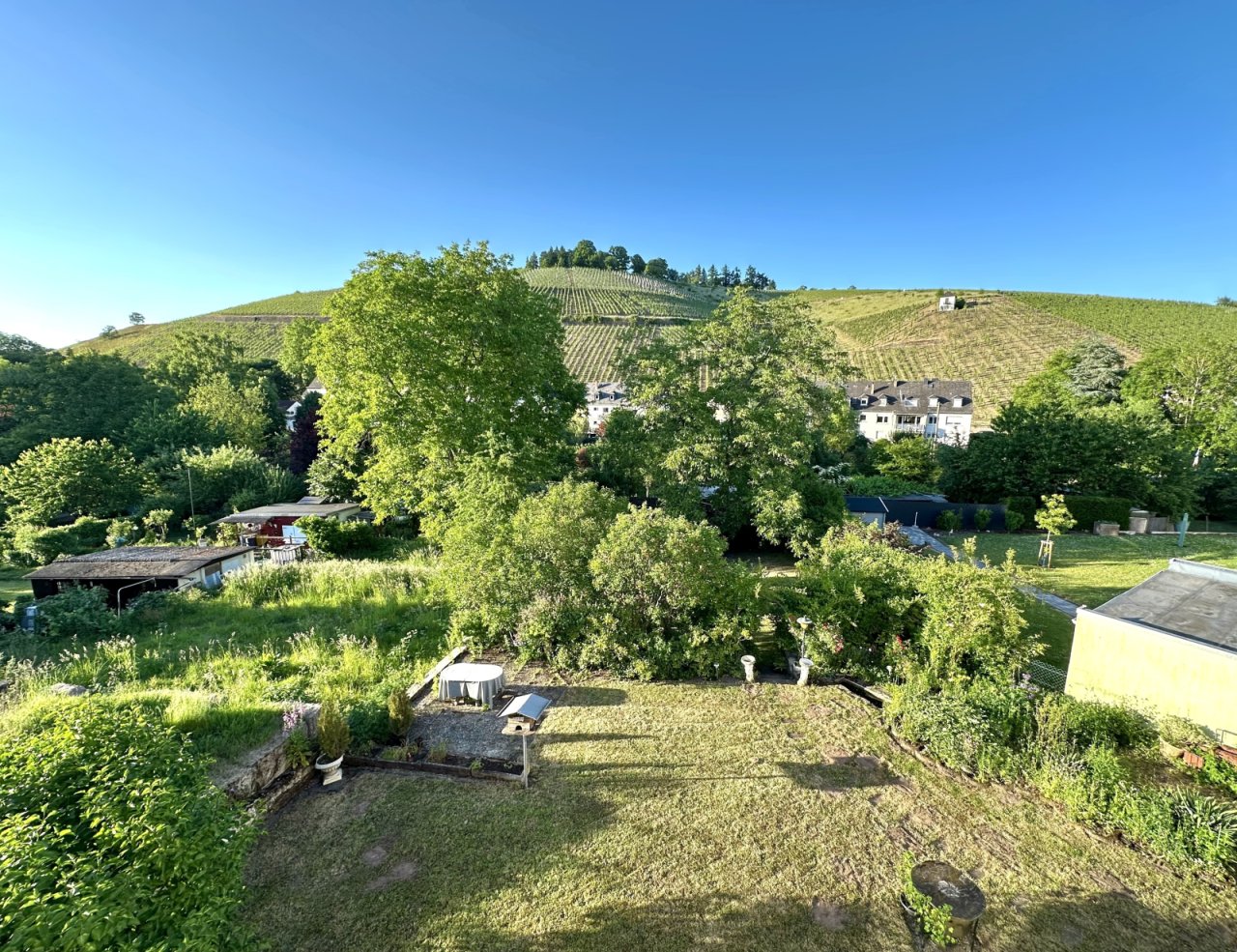 Ausblick von Terrasse im 1. Obergeschoss Ausblick von Terrasse im 1. Obergeschoss
