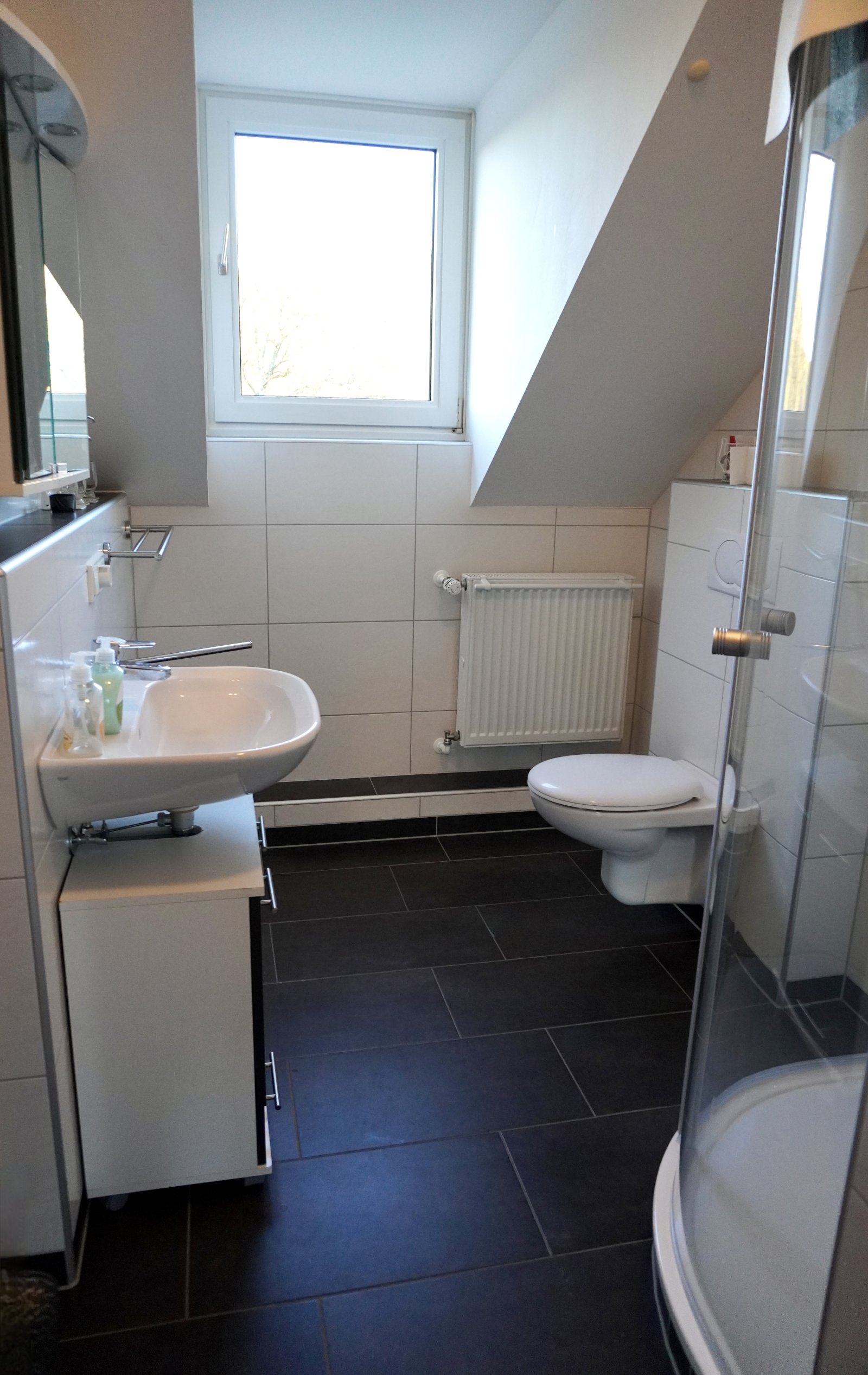 Badezimmer 1.OG Badezimmer 1.OG