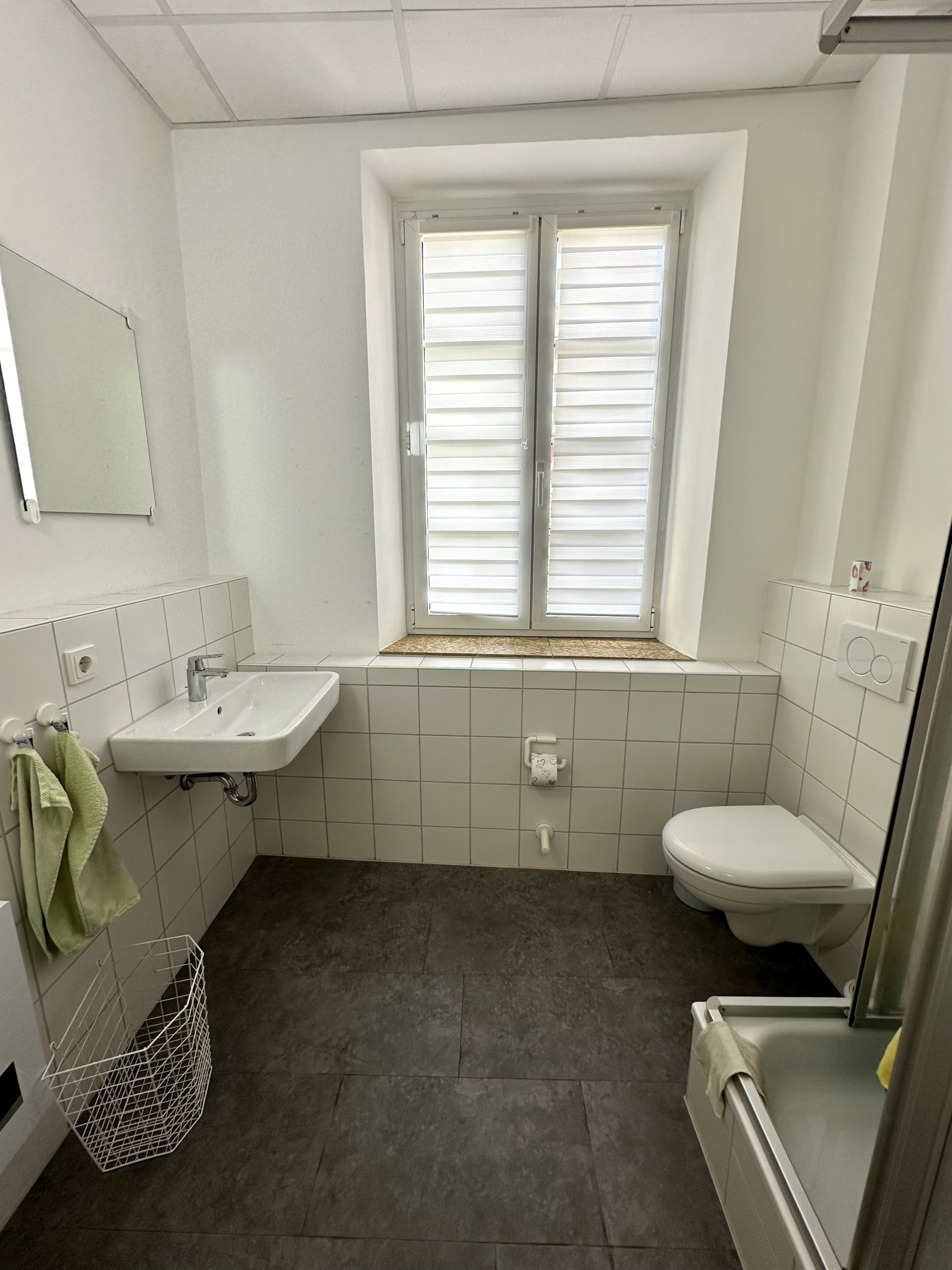 Badezimmer mit Dusche Badezimmer mit Dusche