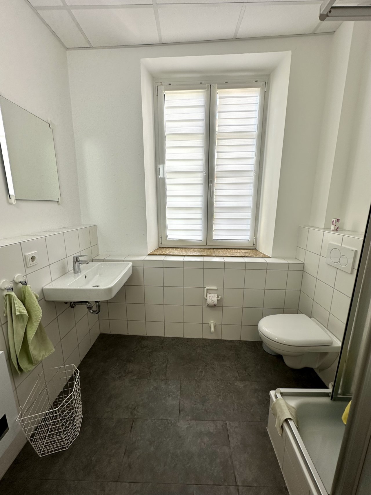 Badezimmer mit Dusche Badezimmer mit Dusche