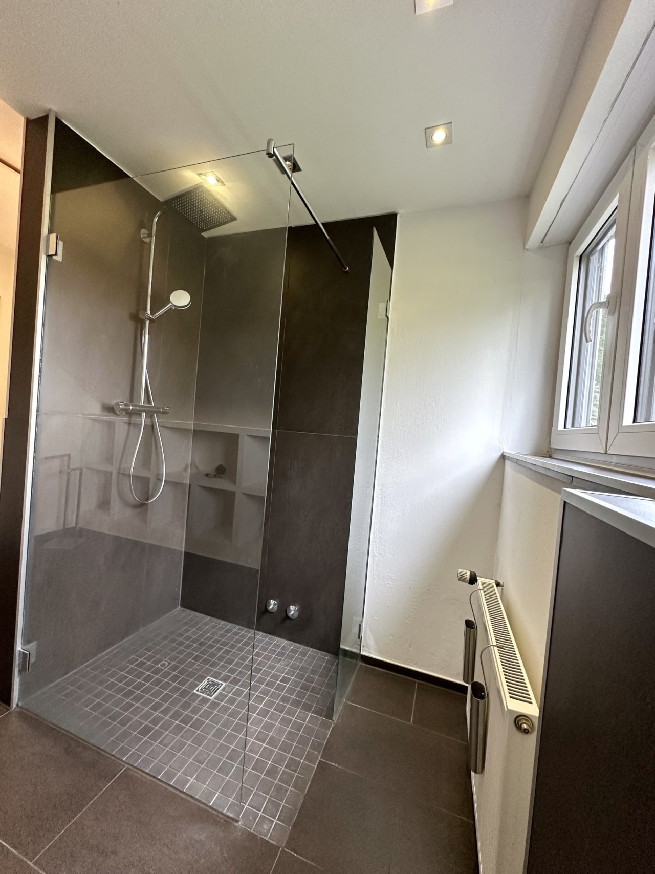 Regendusche im 2. Obergeschoss Regendusche im 2. Obergeschoss