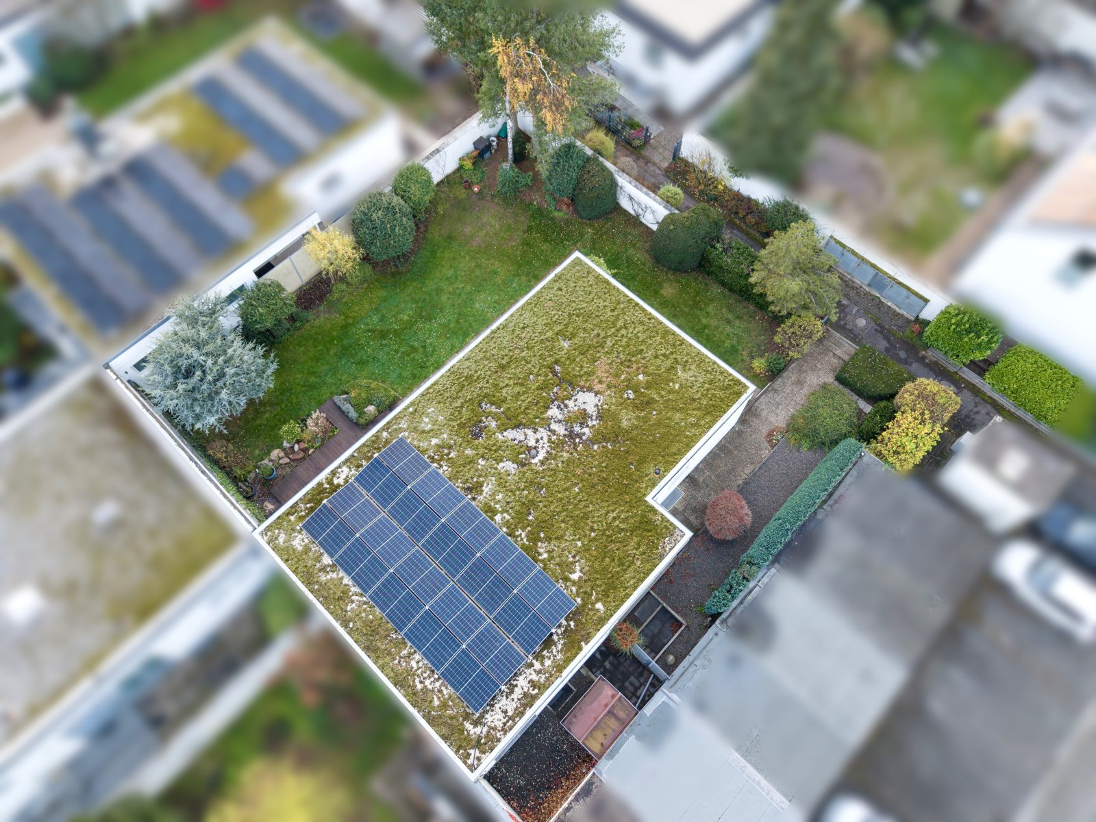 Nachhaltige Wohnidylle: Großzügiges Grundstück mit PV-Anlage