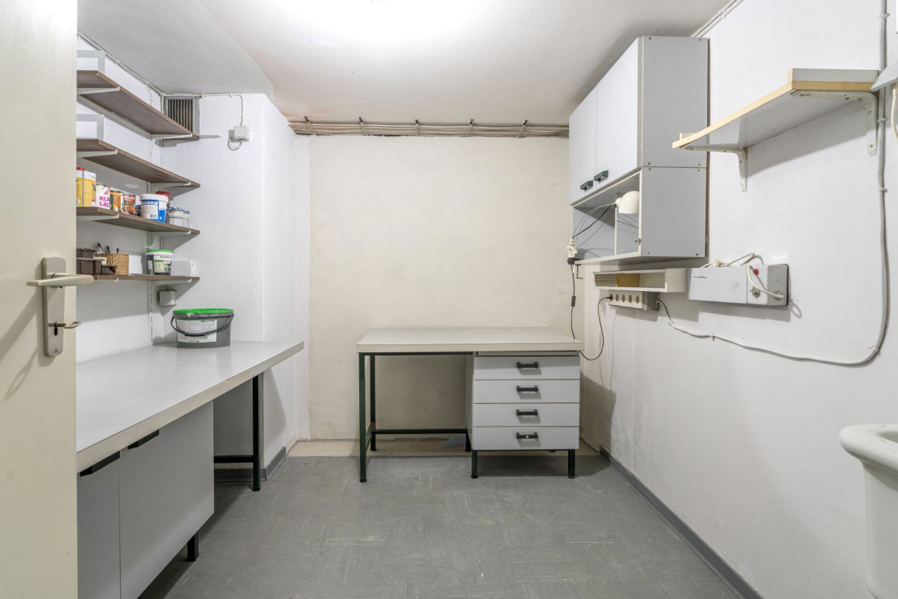 Funktionaler Arbeitsraum mit optimaler Regallösung