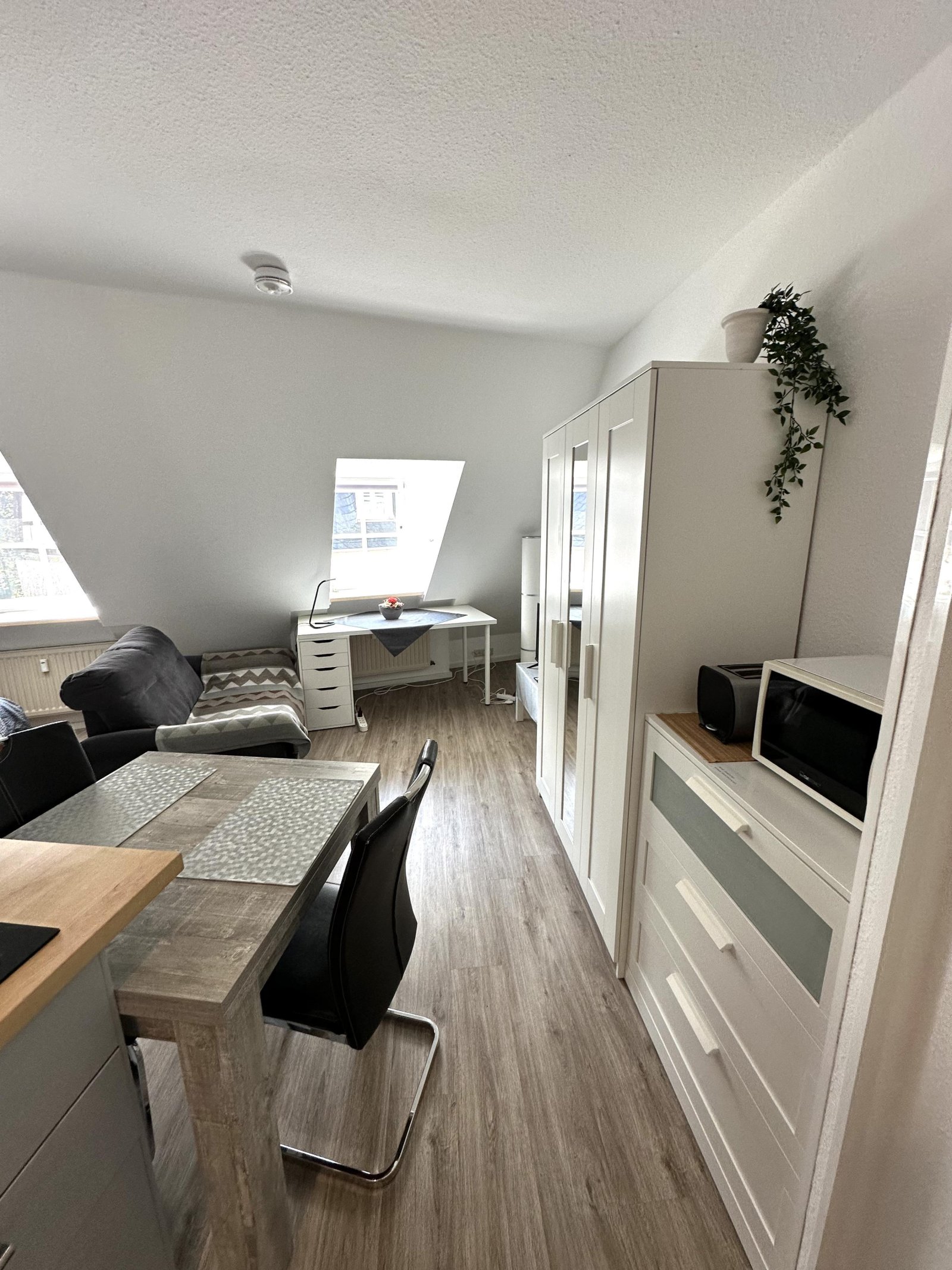 Apartment mit hochwertiger Einbauschrank-Lösung