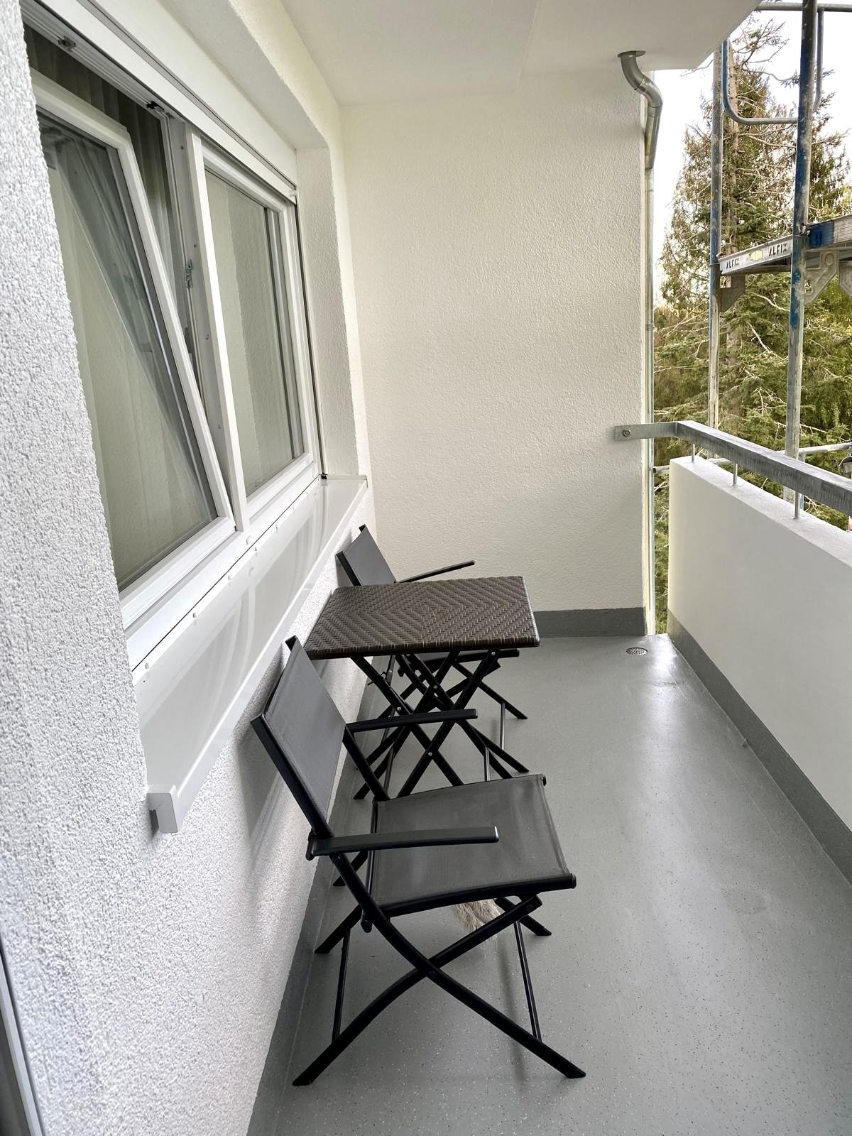 Praktischer Balkon mit Weitblick 