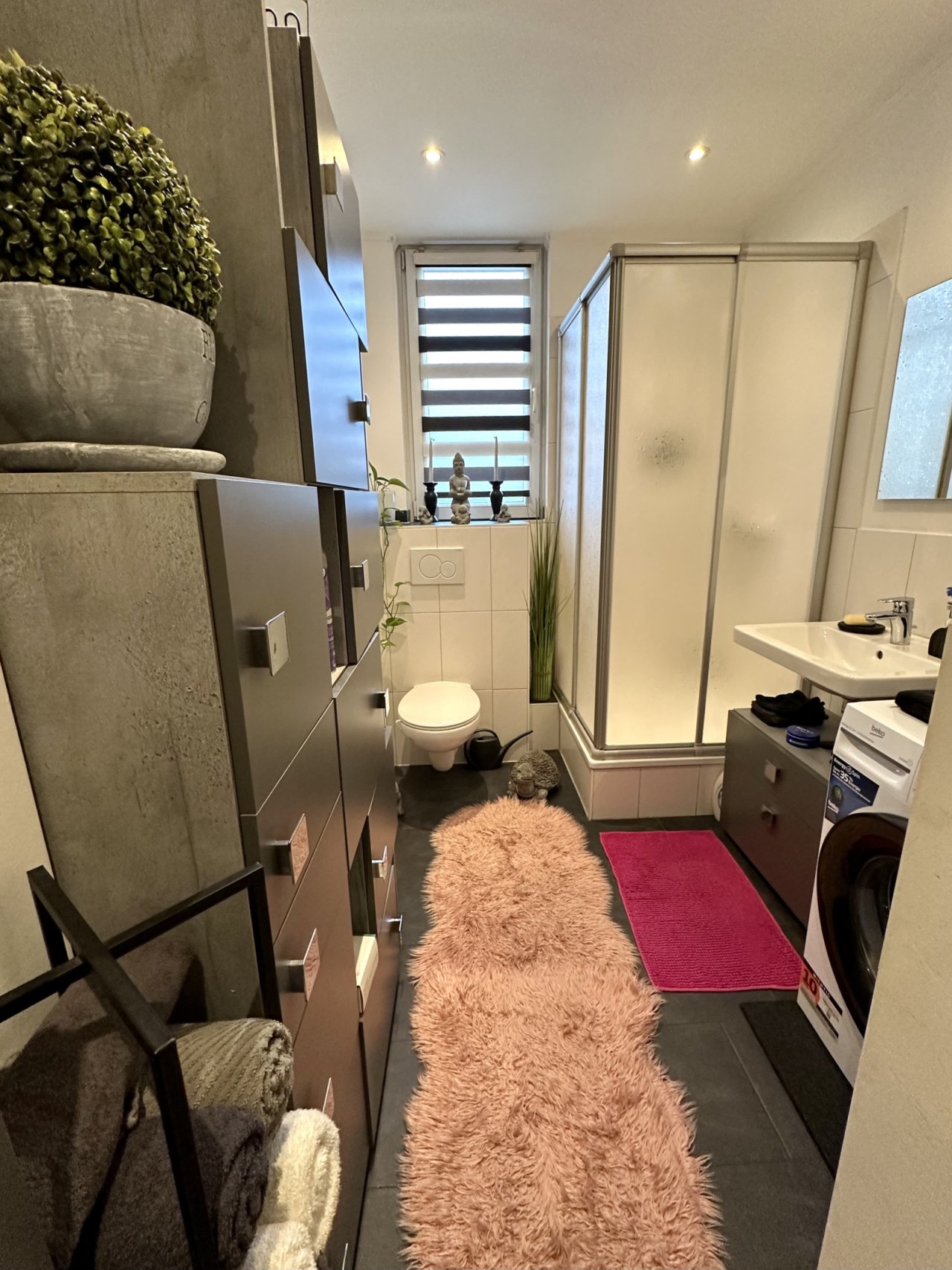 Modernes Designbad mit cleverer Raumnutzung und hochwertiger Sanitärausstattung