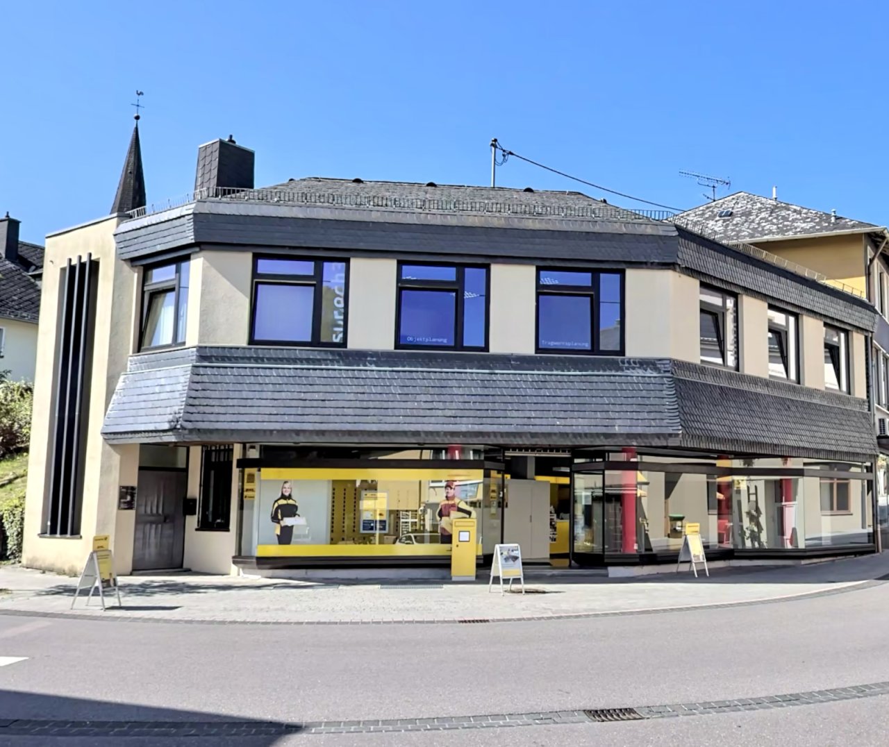 Repräsentative Gewerbeimmobilie mit Ladenfläche und Büroetage