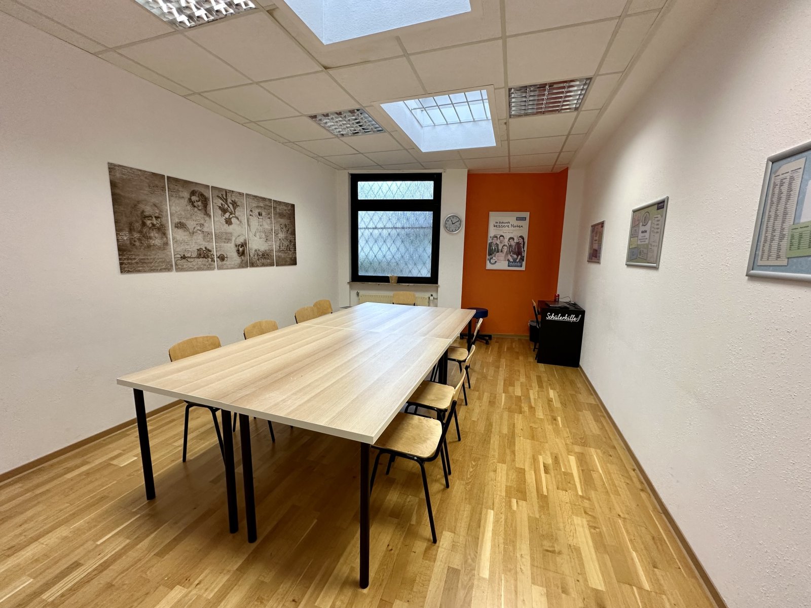 Lichtdurchfluteter Seminarraum 2