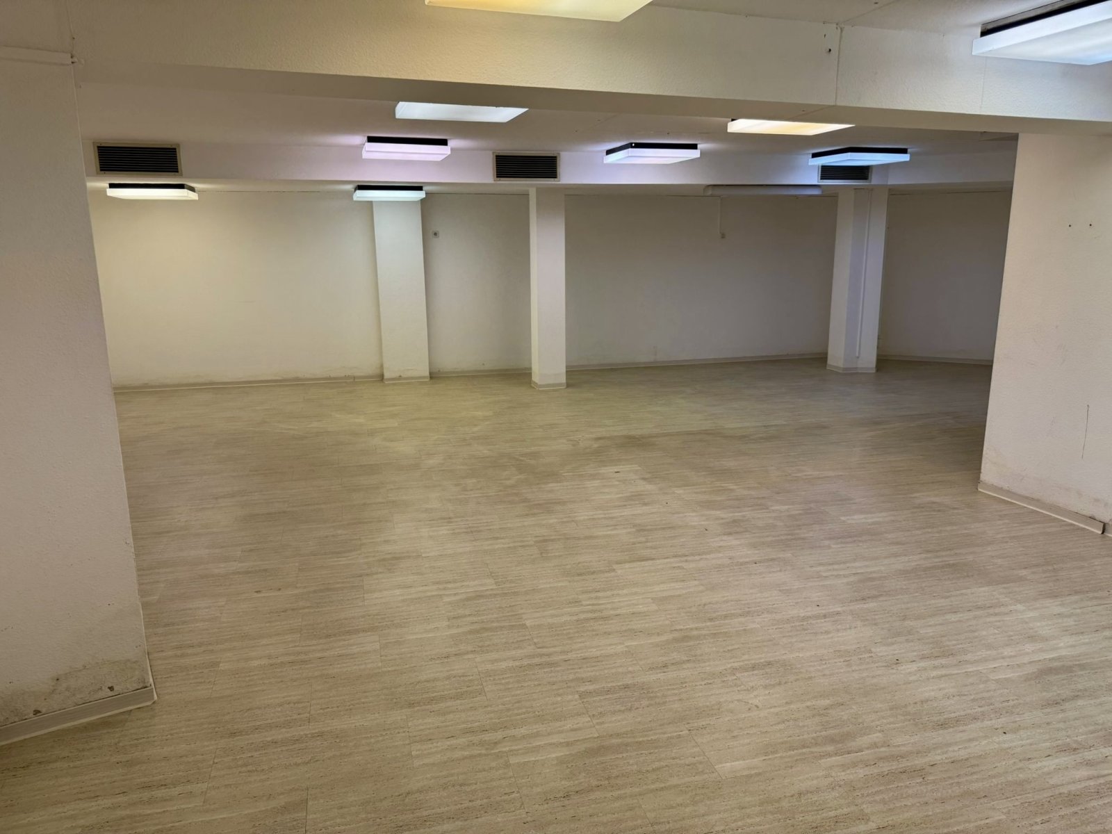  Ideal für Büro, Praxis oder Kreativstudio!