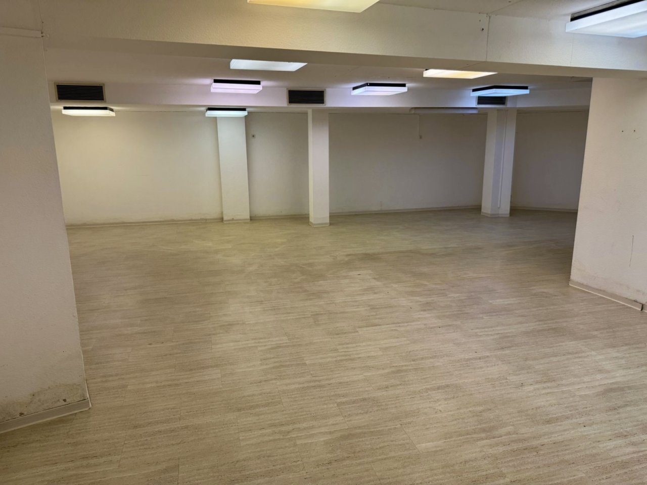  Ideal für Büro, Praxis oder Kreativstudio!